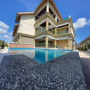 Grand Village , Pantai Cenang (Langkawi) Ma­lay­sia